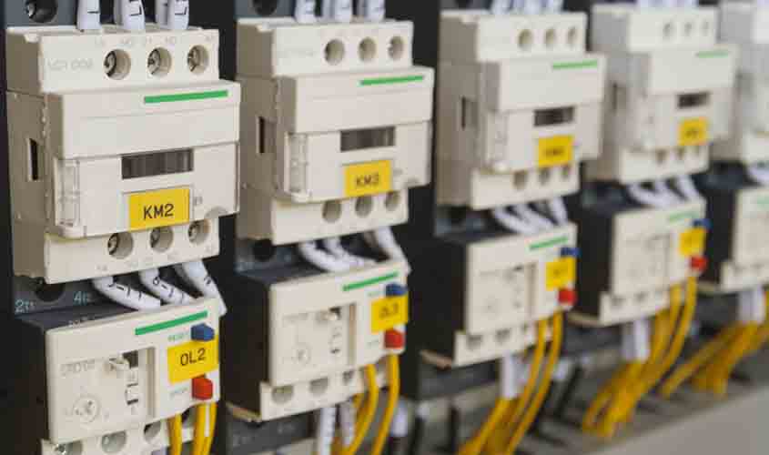 Empregadora indenizará viúva de eletricista morto ao fazer corte de energia para concessionária