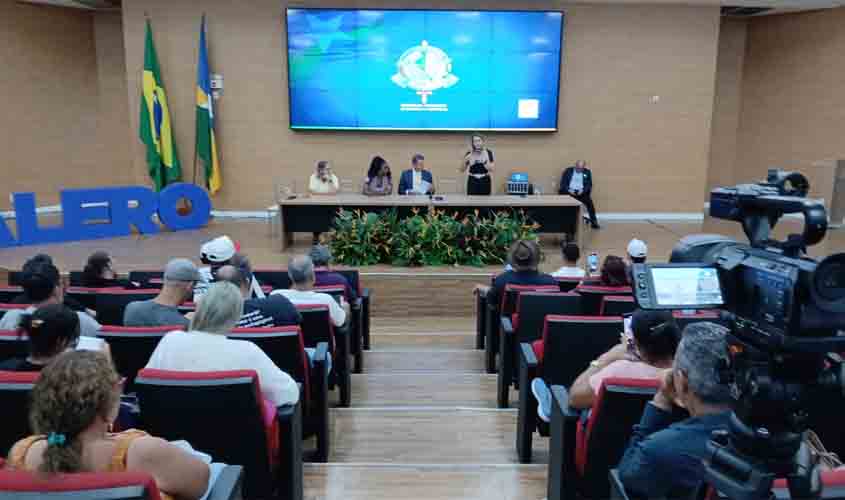 Trabalhadores do Sintero são recebidos por deputados na Assembleia Legislativa
