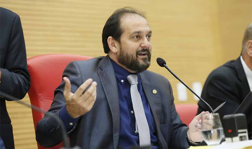 Presidente critica descaso da Caerd com Ji-Paraná; bairros estão há uma semana sem água