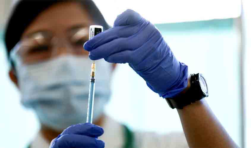 Média de mortes por covid-19 cai 19,5% no país em duas semanas