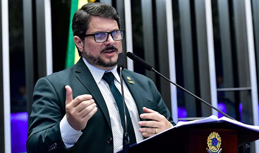 Lula deixou que atos de vandalismo acontecessem, diz Marcos do Val  