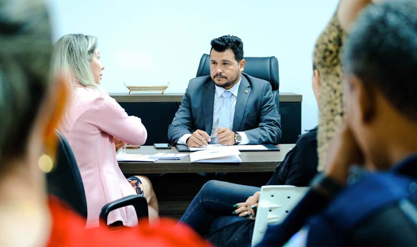 Policiais Militares buscam apoio do deputado Marcelo Cruz na garantia de promoção