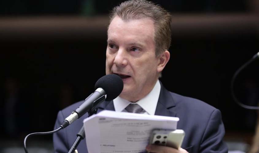 Comissão aprova projeto que obriga comerciante reincidente em infrações a pagar advogado do consumidor  