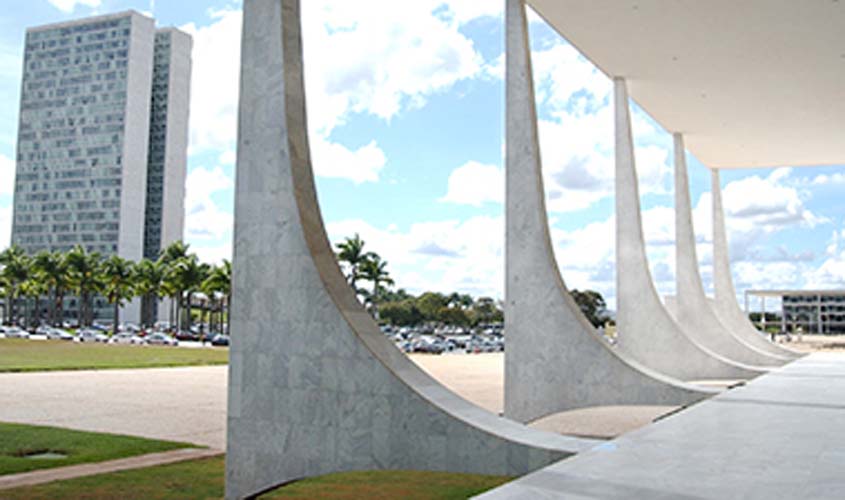 STF suspende lei que prorrogou desoneração da folha até 2027