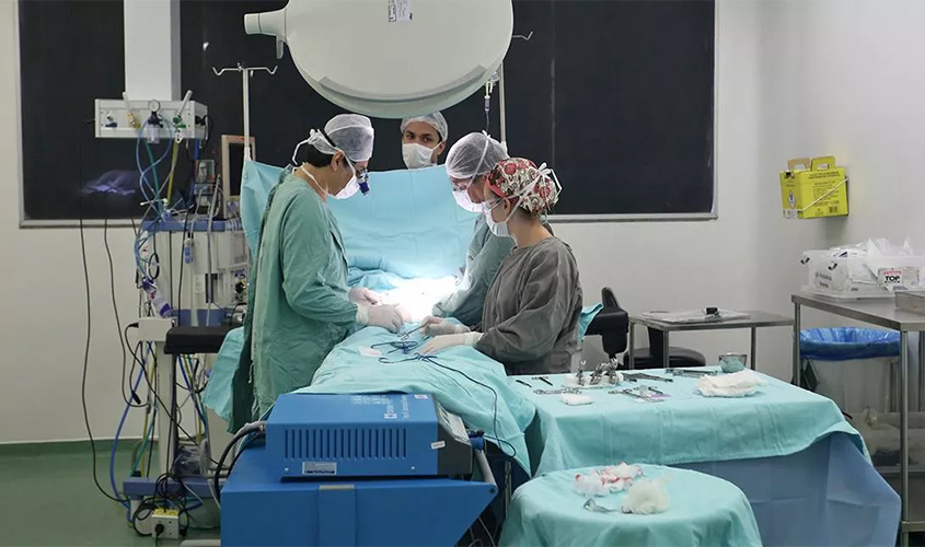 Hospitais públicos batalham por medicamentos