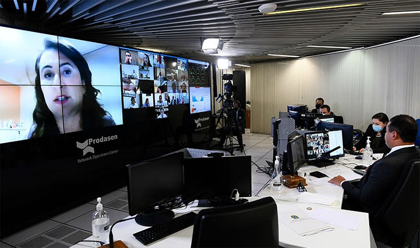 Vai a sanção projeto que proíbe desligamento de serviços às sextas-feiras