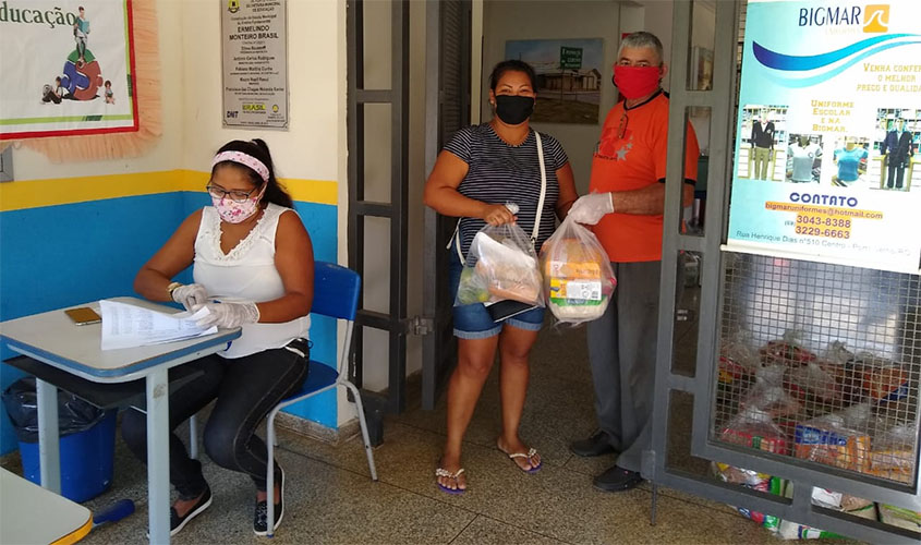 Prefeitura entrega kits de merenda escolar