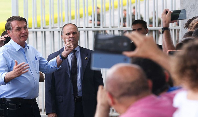 Suspensão de cobertura da imprensa no Alvorada repercute entre senadores  