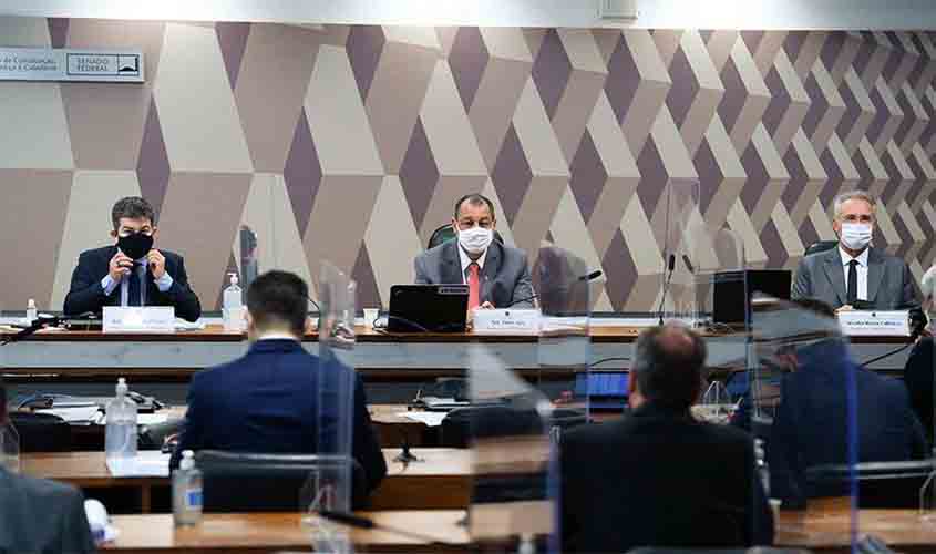 CPI da Pandemia aprova convocação de nove governadores