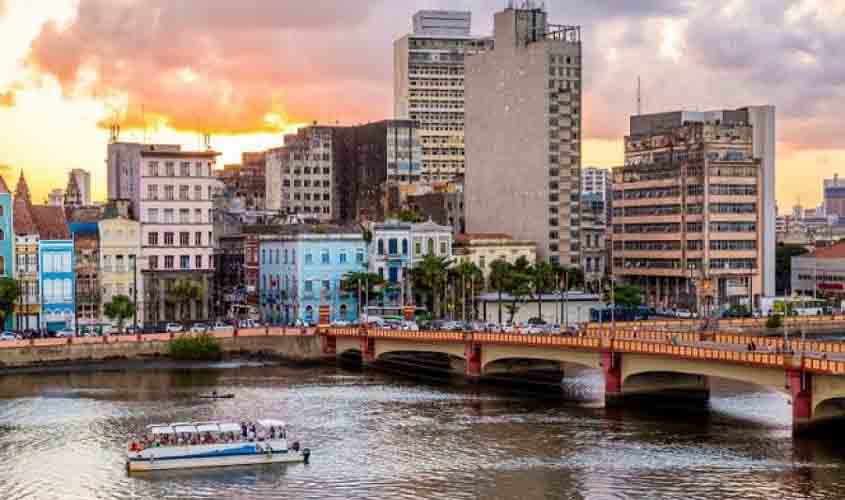 Condenada mulher que fez falsa união estável com idoso de 80 anos e recebeu pensão militar após sua morte