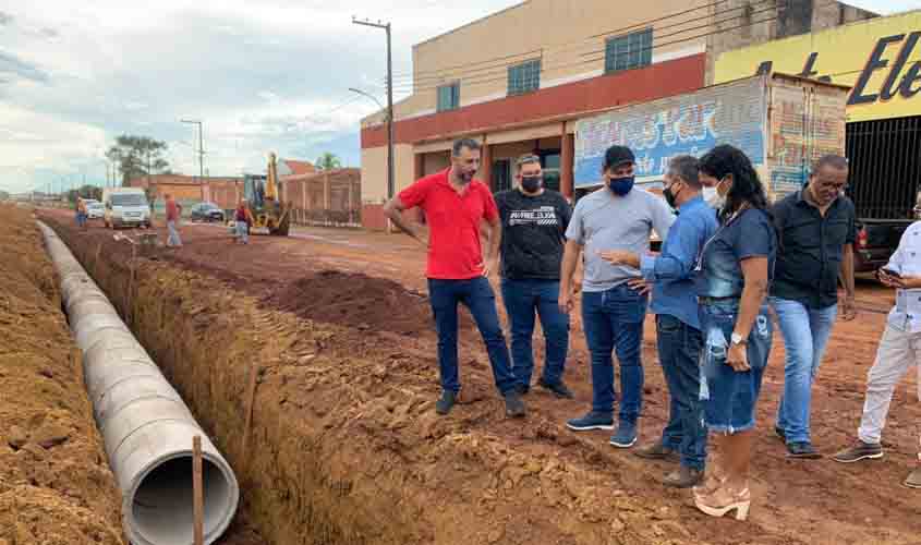 Emendas alocadas pelo deputado Marcelo Cruz transformam ruas e avenidas em Itapuã do Oeste