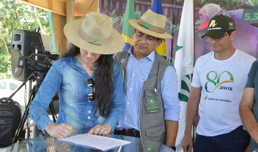 Crédito rural incentiva mulheres a investirem na agricultura familiar de Rondônia
