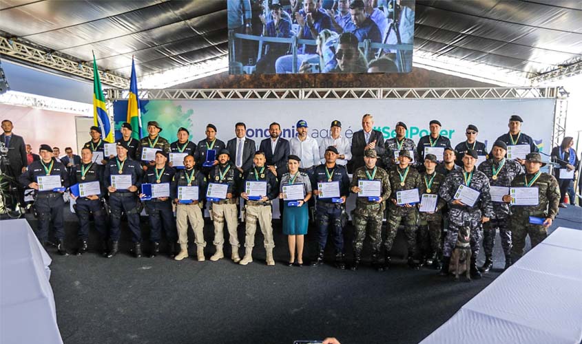 Proposta pelo deputado Laerte Gomes solenidade realizada na 9ª RRS outorga Medalhas do Mérito Legislativos a membros da PRF, PM e PC