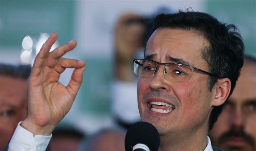 PGR defende anulação de indenização de Deltan a Lula por powerpoint