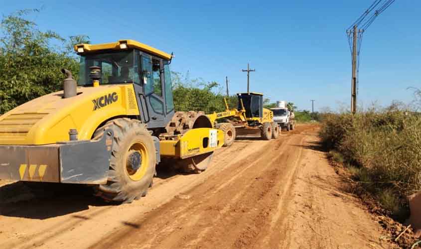 Prefeitura realiza obras de recuperação no ramal 15 de Novembro, garantindo acesso e desenvolvimento na zona rural