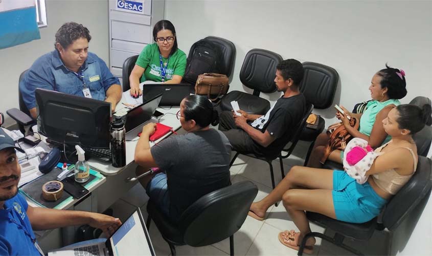Cras emitem carteiras e atualizam Cadastro Único