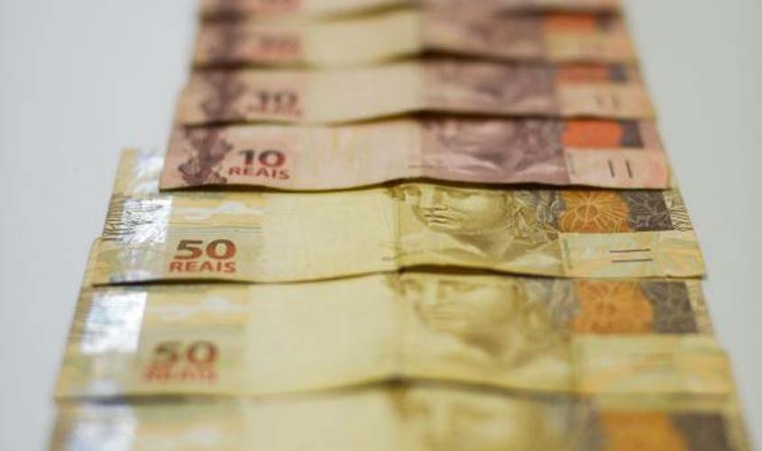 Auxiliar de frigorífico dispensado por justa causa não receberá 13º proporcional 