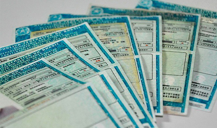 Segunda Turma garante a freiras direito de permanecer com véu na foto da CNH