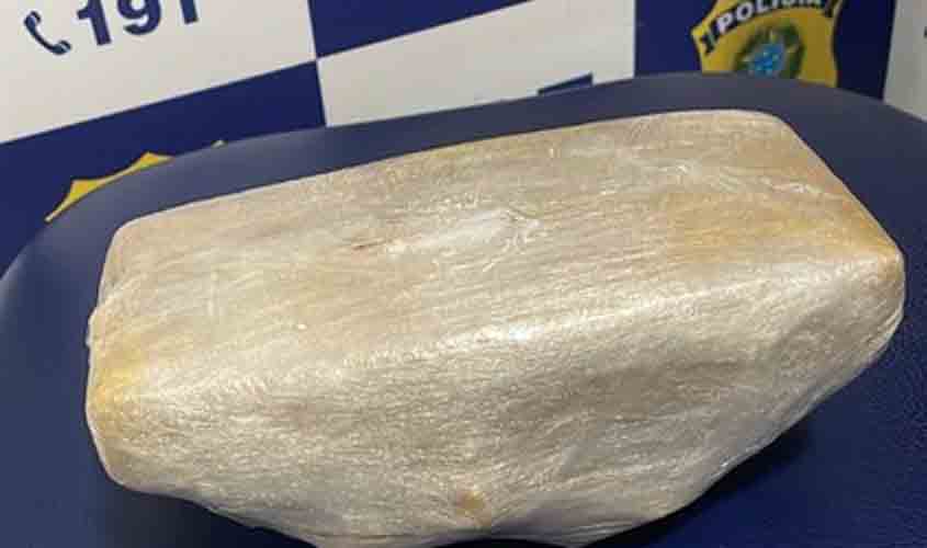 PRF apreende cocaína em ônibus