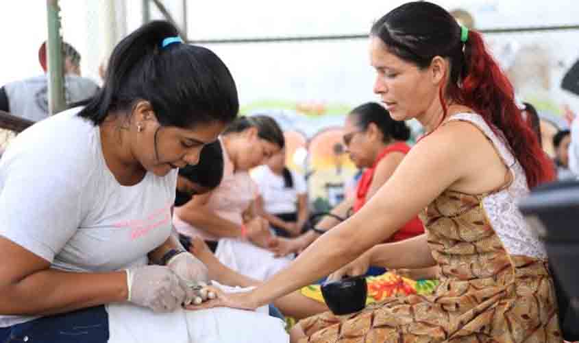 Prefeitura realiza atividade voltada a mulheres no residencial Morar Melhor