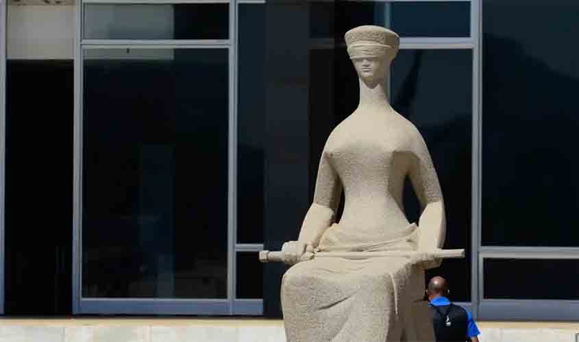 STF abre sessão para diferenciar usuário e traficante de maconha