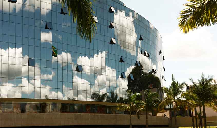 STF determina que PF ouça advogados ligados ao ex-presidente Bolsonaro por suspeita de obstruir investigação