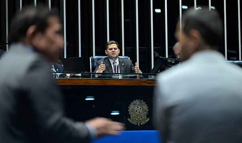 Senado aprova texto alternativo da Câmara e suspende aumento do IOF  