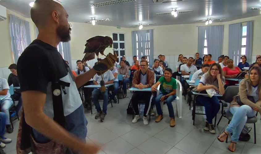Palestras de Educação Ambiental instruem alunos das escolas municipais