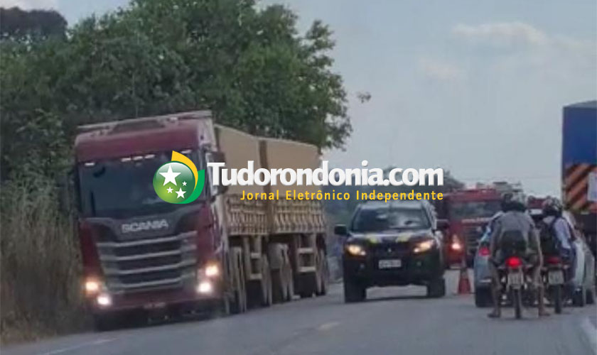 Colisão entre carros na 364 deixa uma mulher morta e outras três pessoas feridas