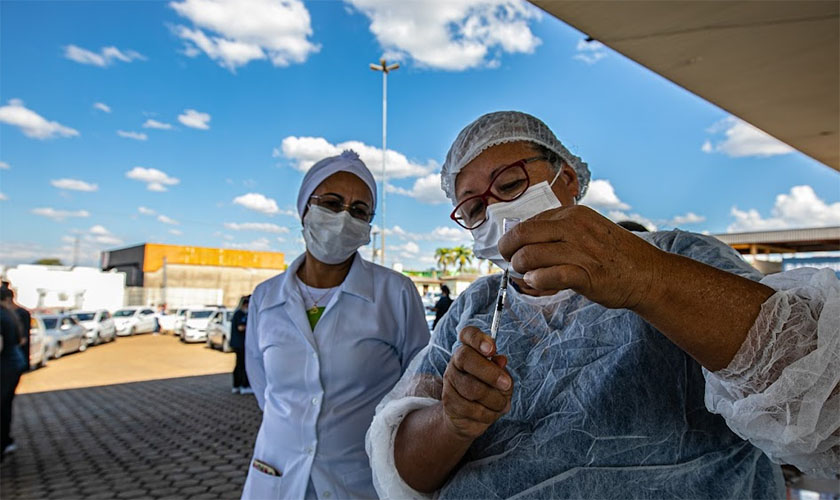 Prefeitura apresenta cronograma de vacinas da semana