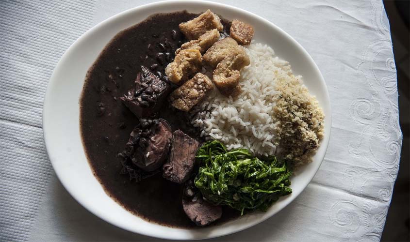 Desnutrição aumenta no Brasil; índice é maior entre meninos negros