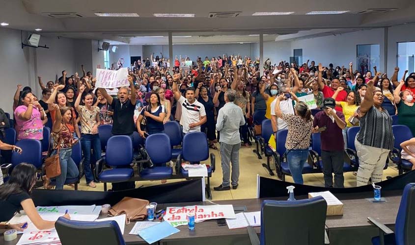 Justiça concede liminar em ação do Sintero para impedir que a prefeitura desconte faltas dos professores nos dias de assembleia da categoria