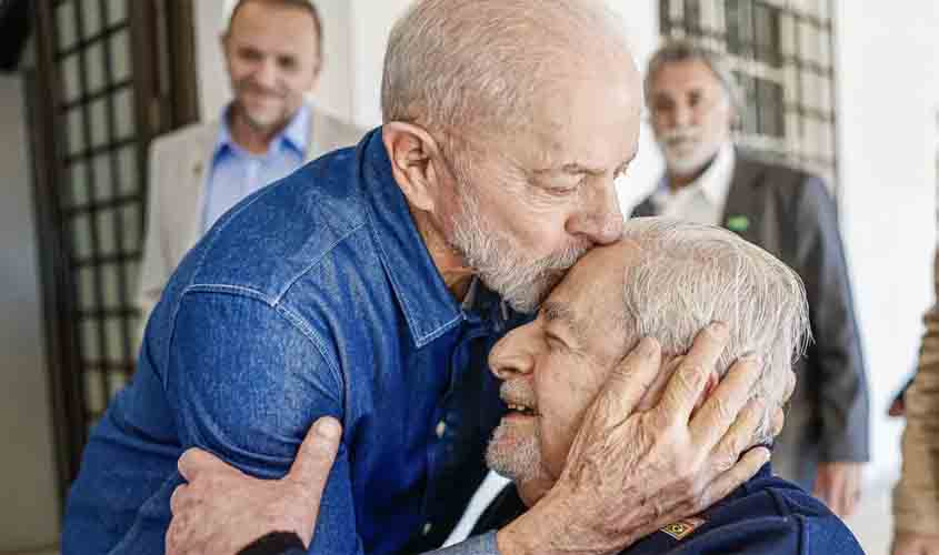 Lula e Raduan, o beijo que nos une