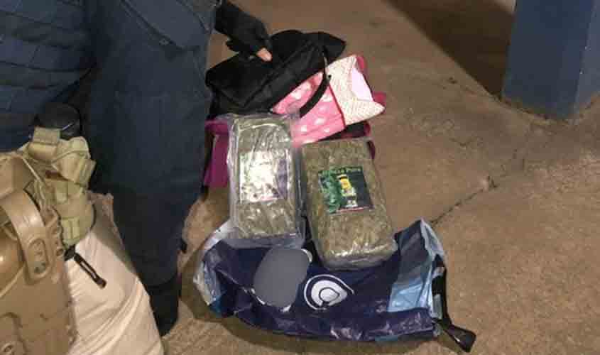 PRF apreende maconha sendo transportada em um ônibus