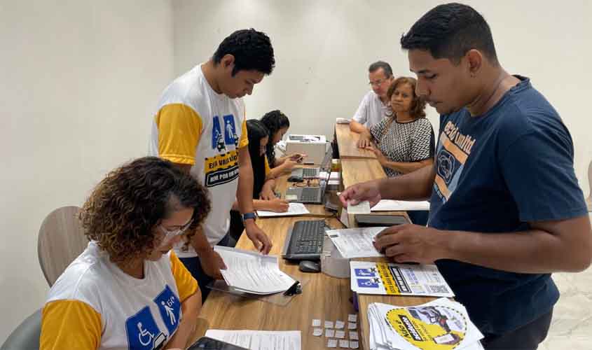 Ação de emissão de credenciais de estacionamento para idosos e PcD no Porto Velho Shopping encerra neste sábado (26)