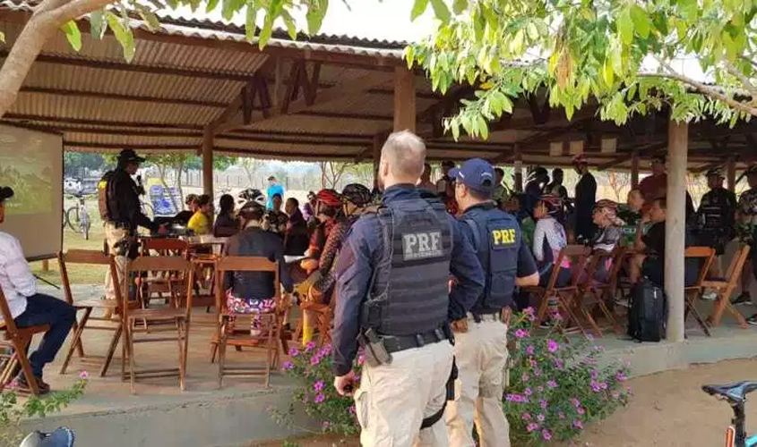 PRF realiza atividade de educação para o trânsito em Ariquemes/RO