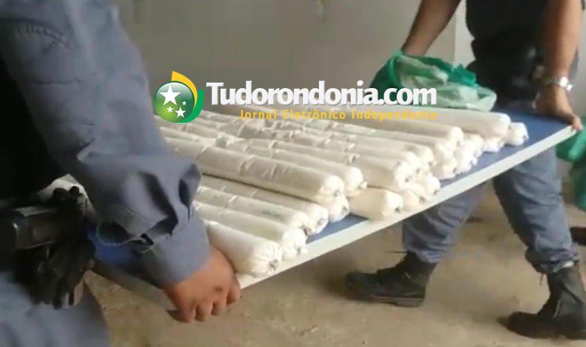 Polícia apreende bananas de dinamite e munições de fuzil AK 47