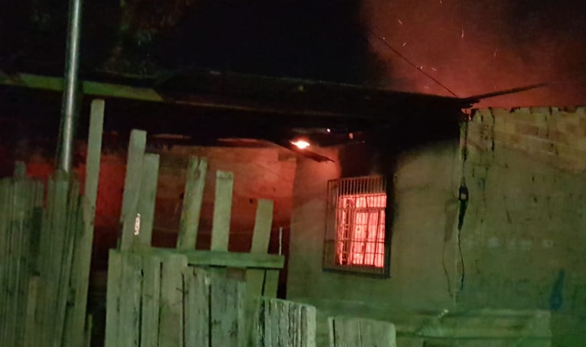 Mulher é acusada de colocar fogo na própria residência para não conviver com o marido