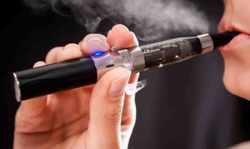 Especialistas alertam para uso de cigarros eletrônicos por jovens 