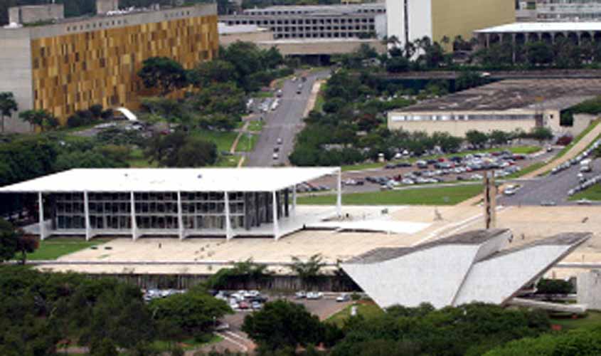 Vinculação remuneratória de auditores na substituição de conselheiros de TCEs é mantida pelo STF