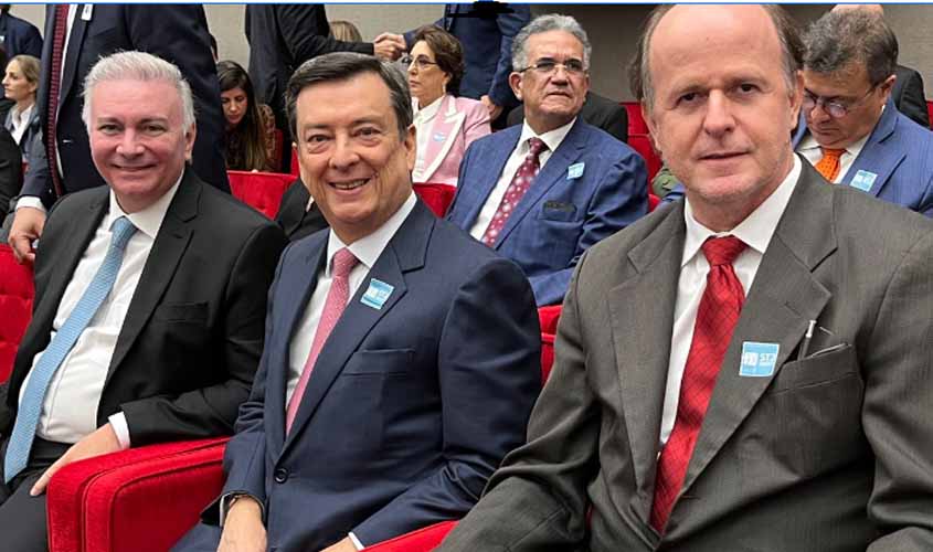 Corregedor-geral da Justiça participa da posse da nova direção do STJ