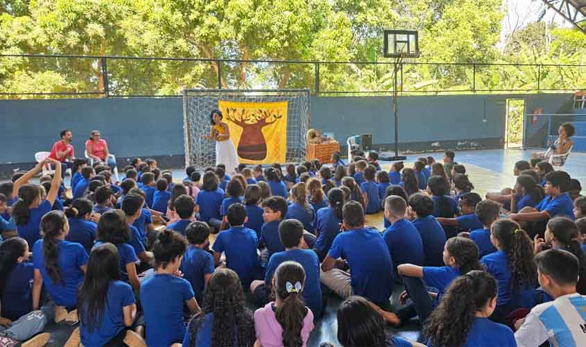 Arte da Palavra leva narrativas cheias de mistério e diversão às escolas de Rondônia