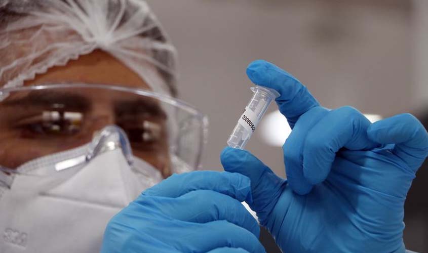 Brasil acumula 141.406 mortes pelo novo coronavírus