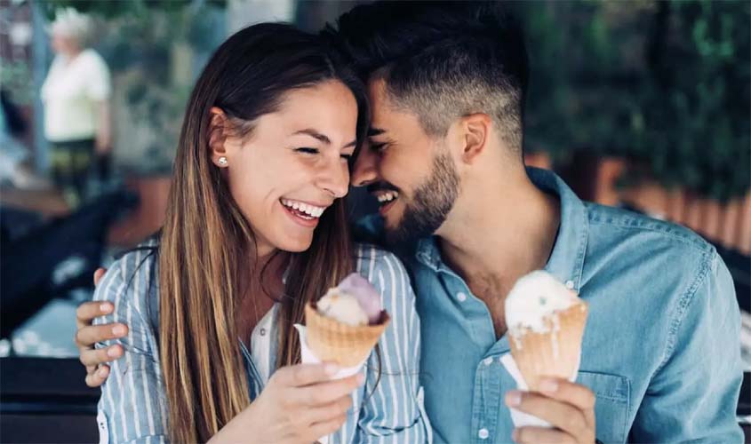 Estudo revela como sair do primeiro encontro já em um relacionamento