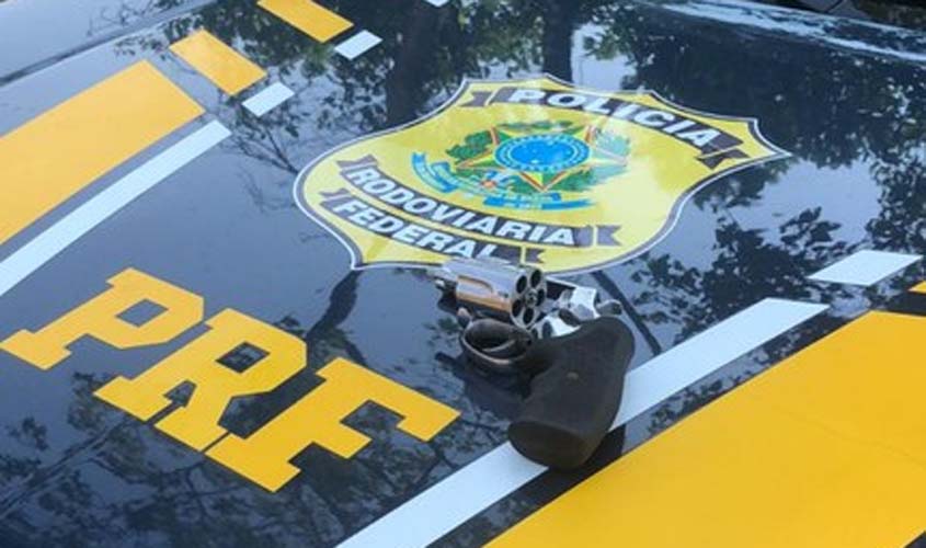 Em Ouro Preto do Oeste/RO, PRF apreende revólver