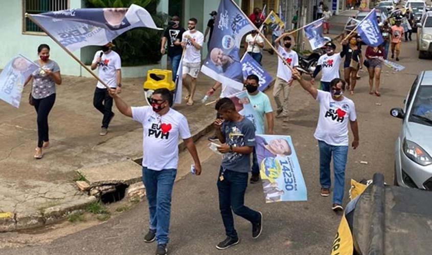 Leonel faz caminhada na Zona Sul