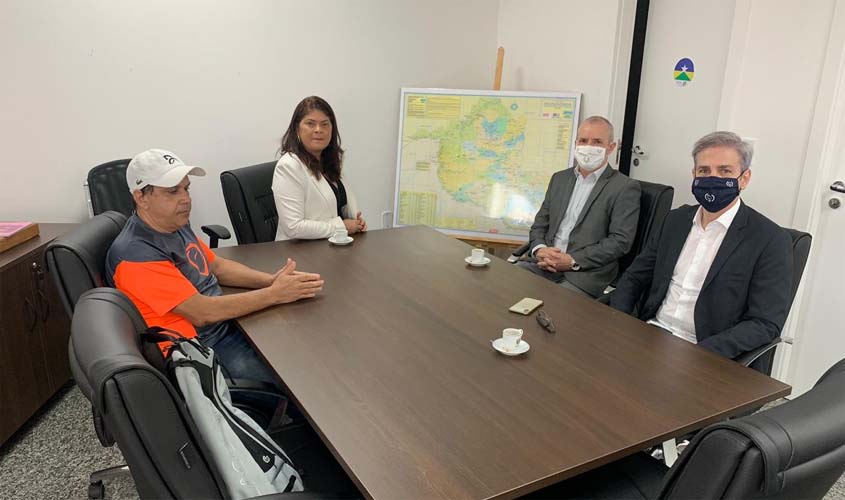 Geraldo da Rondônia e Cassia Muleta se reúnem com juízes do TJRO para discutir PL dos Oficiais de Justiça