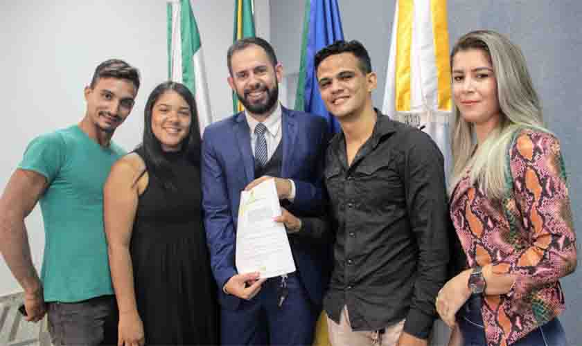 Projeto do vereador Lauro Garçom que vai auxiliar pessoas de baixa renda na documentação do DPVAT é aprovado na Câmara