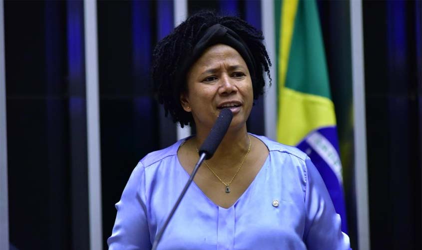 Sílvia Cristina anuncia que orçamento de 2024 terá mais recursos para entidades que atuam com o autismo