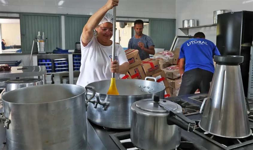 Alimentação por 25 anos não integra contrato de merendeira municipal
